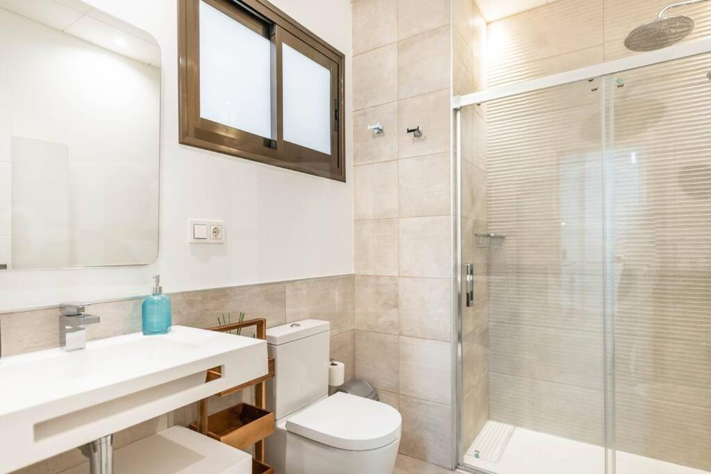 Chic In The Heart Of By Rems Apartment