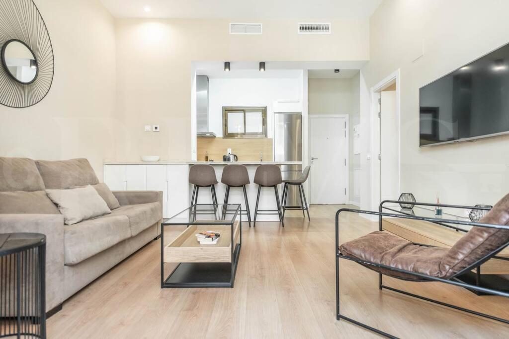 Chic In The Heart Of By Rems Apartment